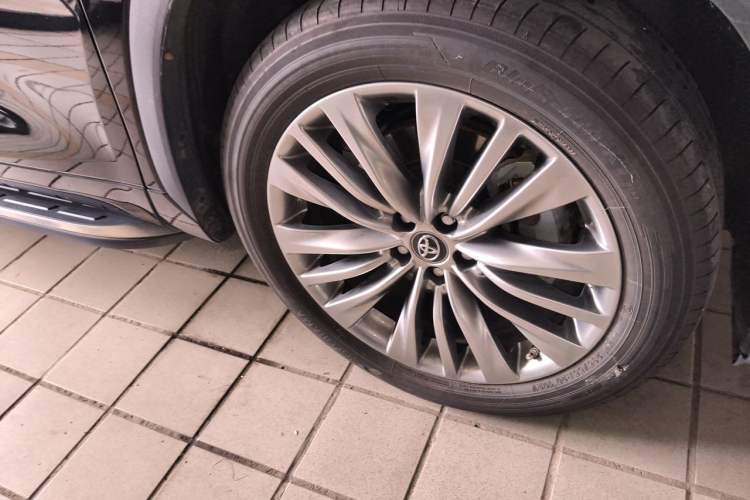 Used Toyota Highlander 2022 380T Four-Wheel Drive Ultimate 7-Seater Right Front Wheel Hub