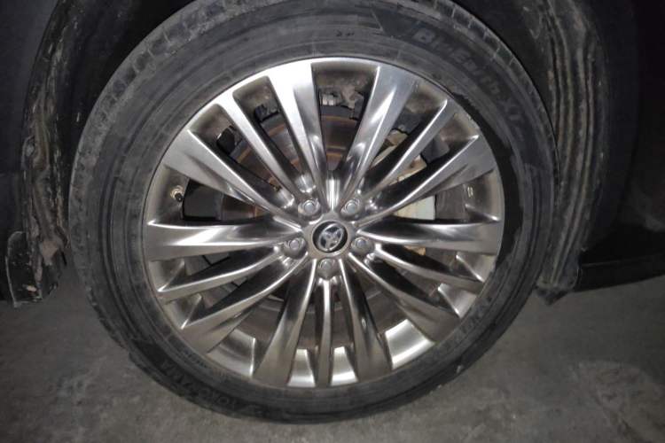 Used Toyota Highlander 2022 Dual-Engine 2.5L Four-Wheel Drive Prestige Version 7 Seats Right Front Wheel Hub