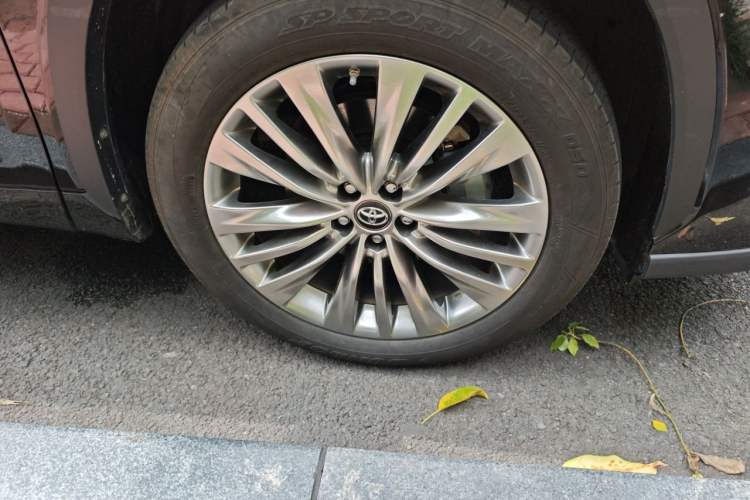 Used Toyota Highlander 2022 Dual-Engine 2.5L Four-Wheel Drive Prestige Version 7 Seats Right Front Wheel Hub