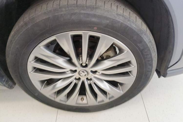 Used Toyota Highlander 2022 380T Four-Wheel Drive Prestige Edition 7-Seater Right Front Wheel Hub