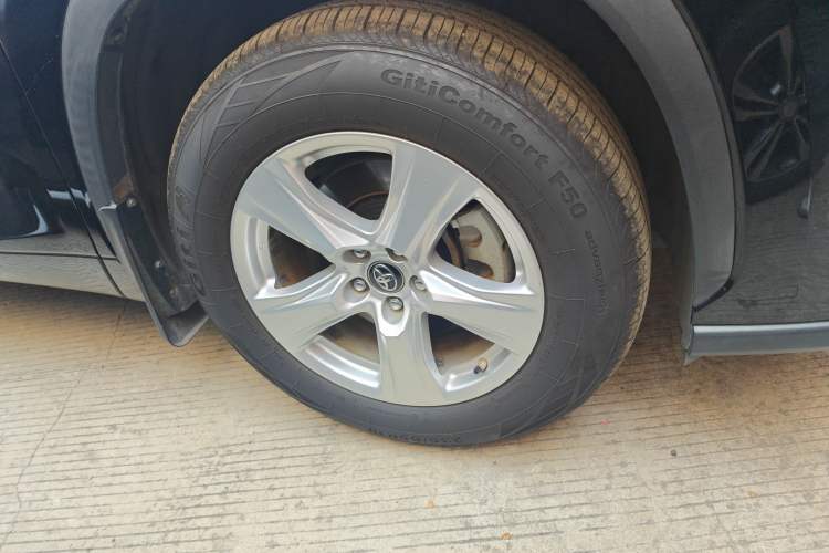Used Toyota Highlander 2022 Dual-Engine 2.5L Two-Wheel Drive Elite Edition 5 Seats Right Front Wheel Hub