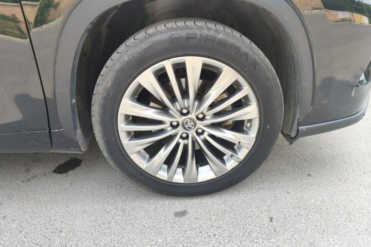 Used Toyota Highlander 2022 Dual-Engine 2.5L Four-Wheel Drive Prestige Version 7 Seats Right Front Wheel Hub