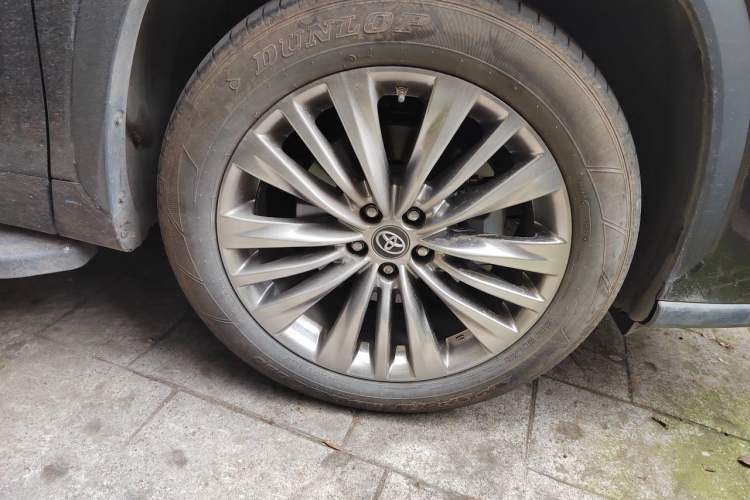 Used Toyota Highlander 2022 380T Four-Wheel Drive Prestige Edition 7-Seater Right Front Wheel Hub