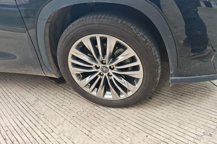 Used Toyota Highlander 2022 380T Four-Wheel Drive Prestige Edition 7-Seater Right Front Wheel Hub