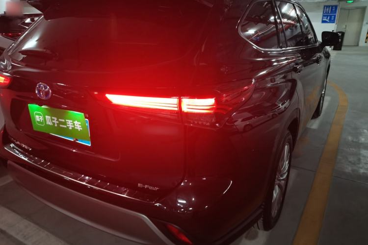 Used Toyota Highlander 2022 Dual-Engine 2.5L Four-Wheel Drive Prestige Version 7 Seats Right Rear Taillight