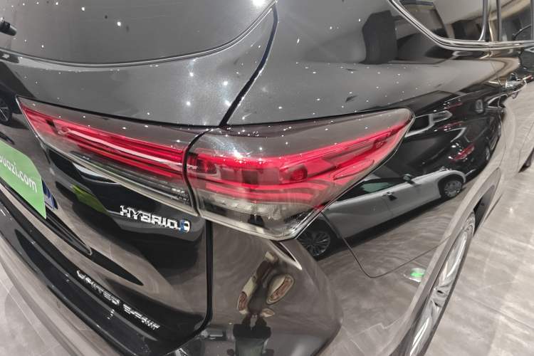 Used Toyota Highlander 2022 Dual-Engine 2.5L Four-Wheel Drive Prestige Version 7 Seats Right Rear Taillight