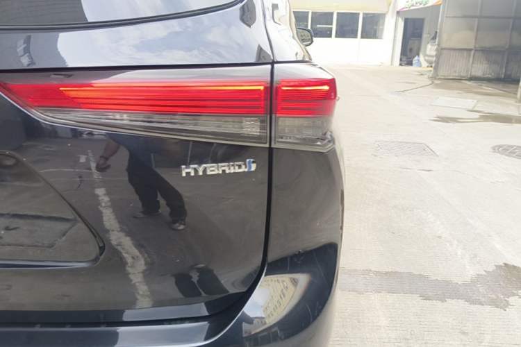 Used Toyota Highlander 2022 Dual-Engine 2.5L Two-Wheel Drive Elite Edition 5 Seats Right Rear Taillight