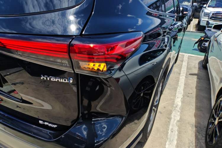 Used Toyota Highlander 2022 Dual-Engine 2.5L Four-Wheel Drive Prestige Version 7 Seats Right Rear Taillight