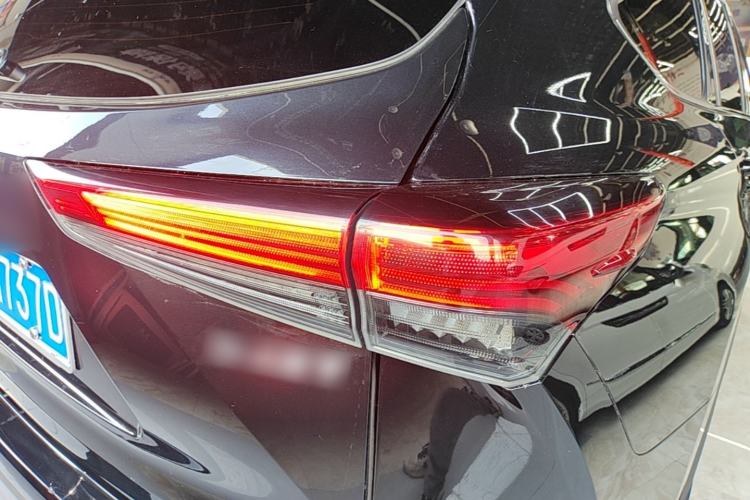 Used Toyota Highlander 2022 380T Four-Wheel Drive Prestige Edition 7-Seater Right Rear Taillight
