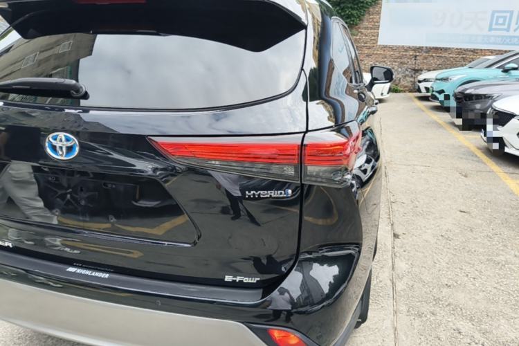 Used Toyota Highlander 2022 Dual-Engine 2.5L Four-Wheel Drive Supreme Edition 7-Seater Right Rear Taillight