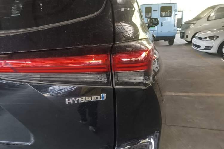Used Toyota Highlander 2022 Dual-Engine 2.5L 4x4 Elite Edition 7-Seater Right Rear Taillight