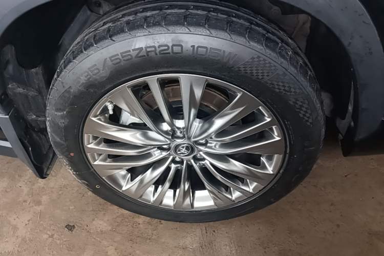 Used Toyota Highlander 2022 Dual-Engine 2.5L Four-Wheel Drive Prestige Version 7 Seats Right Rear Wheel Hub