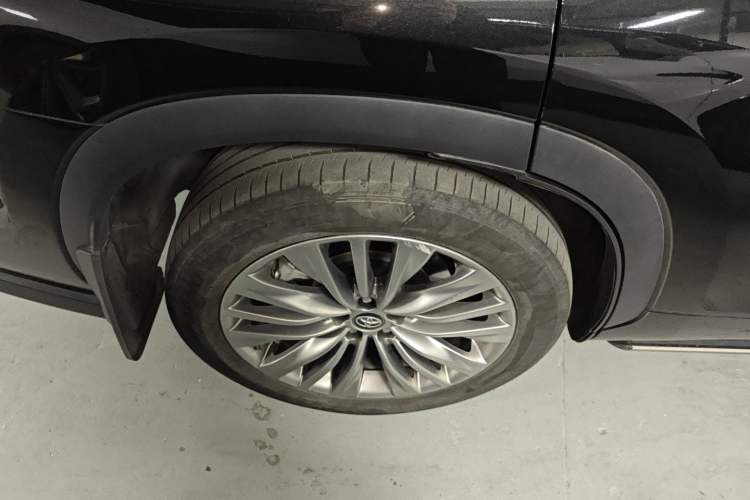 Used Toyota Highlander 2022 380T Four-Wheel Drive Prestige Edition 7-Seater Right Rear Wheel Hub