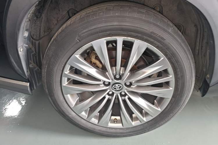 Used Toyota Highlander 2022 Dual-Engine 2.5L Four-Wheel Drive Supreme Edition 7-Seater Right Rear Wheel Hub
