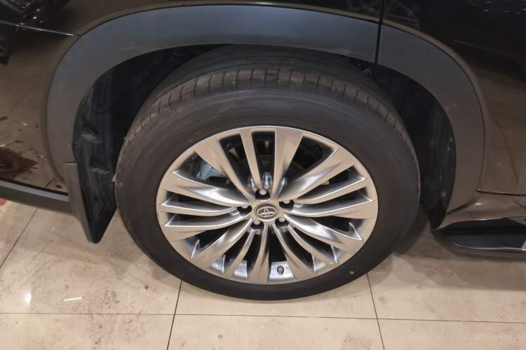 Used Toyota Highlander 2022 Dual-Engine 2.5L Four-Wheel Drive Prestige Version 7 Seats Right Rear Wheel Hub