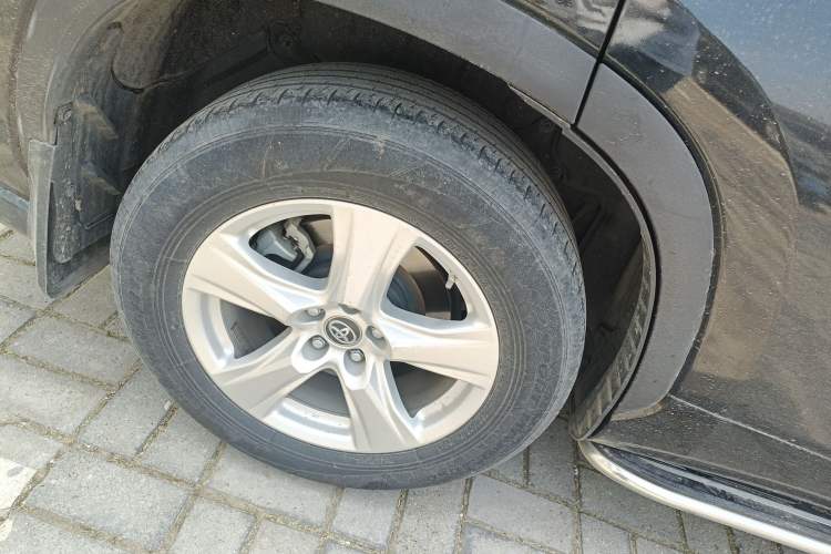 Used Toyota Highlander 2022 Dual-Engine 2.5L Two-Wheel Drive Elite Edition 5 Seats Right Rear Wheel Hub