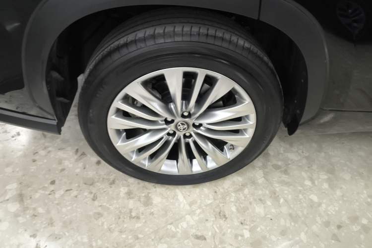 Used Toyota Highlander 2022 Dual-Engine 2.5L Four-Wheel Drive Prestige Version 7 Seats Right Rear Wheel Hub