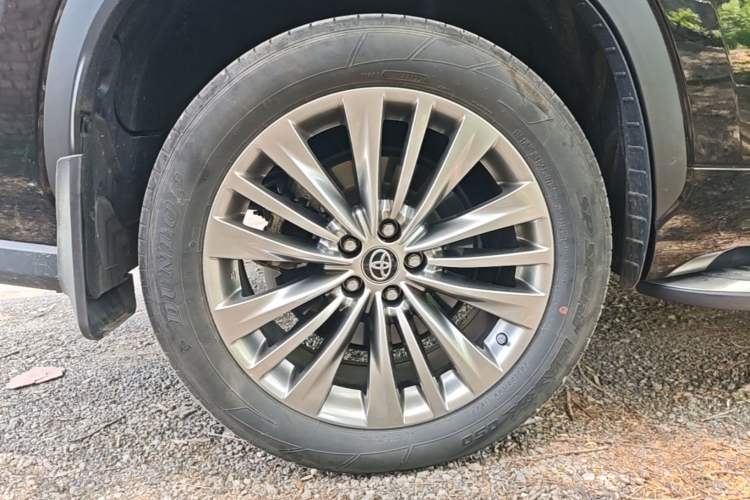 Used Toyota Highlander 2022 380T 4x4 Luxury Edition 7 Seats Right Rear Wheel Hub