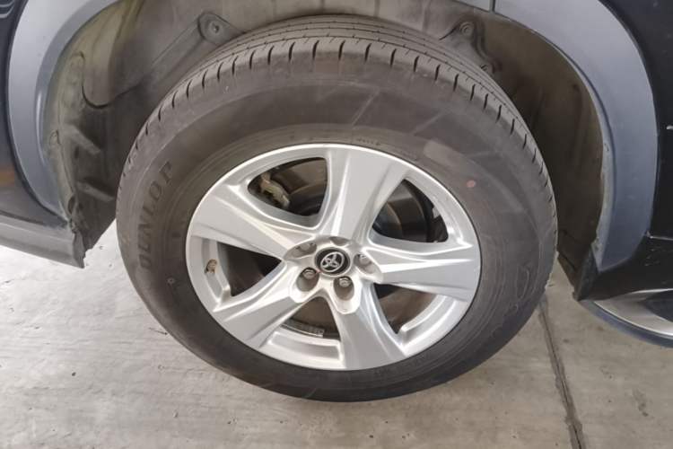 Used Toyota Highlander 2022 Dual-Engine 2.5L 4x4 Elite Edition 7-Seater Right Rear Wheel Hub