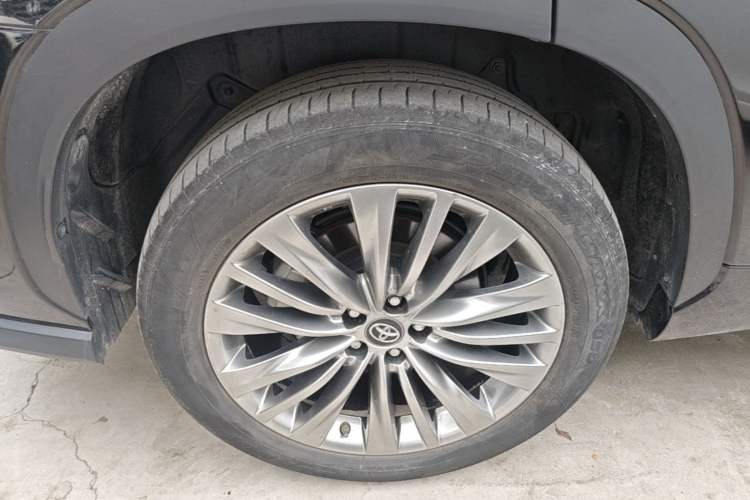 Used Toyota Highlander 2022 Dual-Engine 2.5L Four-Wheel Drive Prestige Version 7 Seats Right Rear Wheel Hub