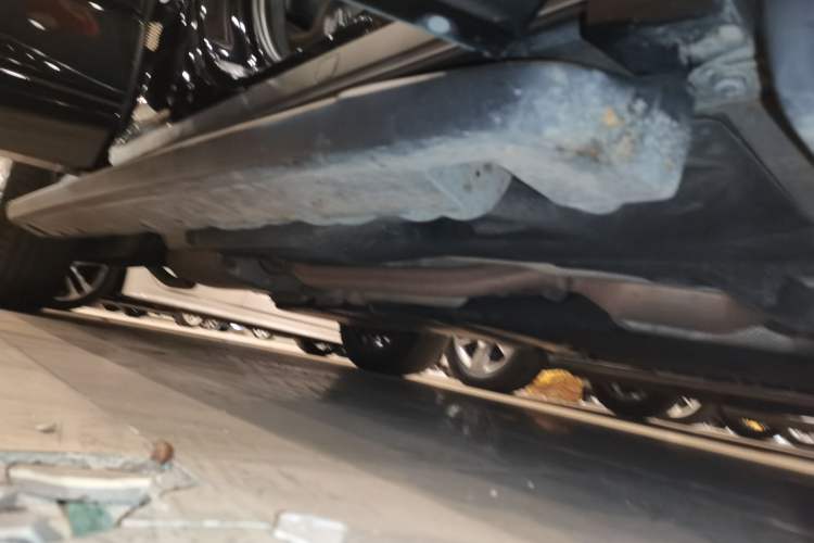 Used Toyota Highlander 2022 Dual-Engine 2.5L Four-Wheel Drive Prestige Version 7 Seats Right Side Sill