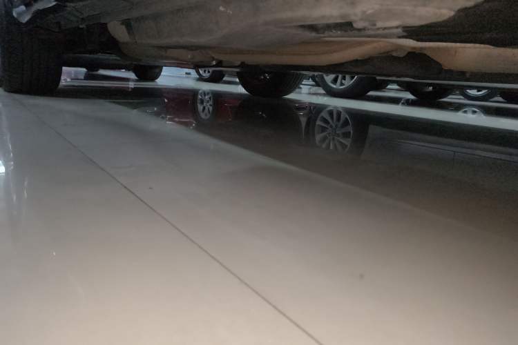 Used Toyota Highlander 2022 Dual-Engine 2.5L Four-Wheel Drive Prestige Version 7 Seats Right Side Sill