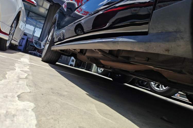 Used Toyota Highlander 2022 Dual-Engine 2.5L Four-Wheel Drive Prestige Version 7 Seats Right Side Sill