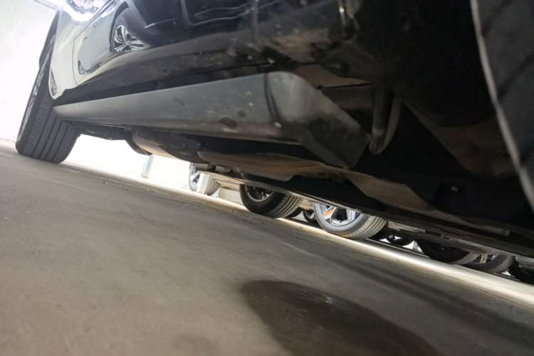 Used Toyota Highlander 2022 Dual-Engine 2.5L Four-Wheel Drive Prestige Version 7 Seats Right Side Sill