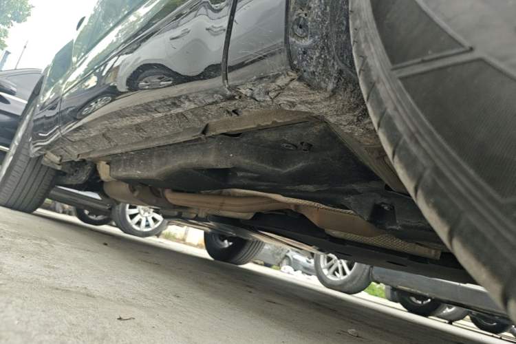 Used Toyota Highlander 2022 Dual-Engine 2.5L Four-Wheel Drive Prestige Version 7 Seats Right Side Sill