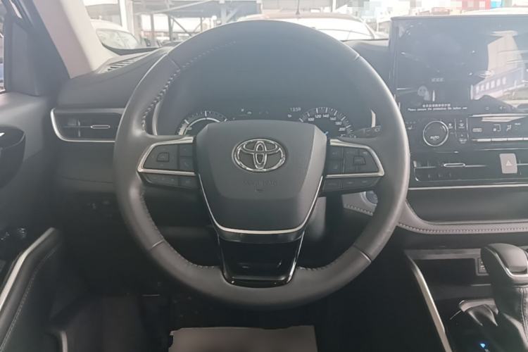 Used Toyota Highlander 2022 Dual-Engine 2.5L Four-Wheel Drive Prestige Version 7 Seats Steering Wheel