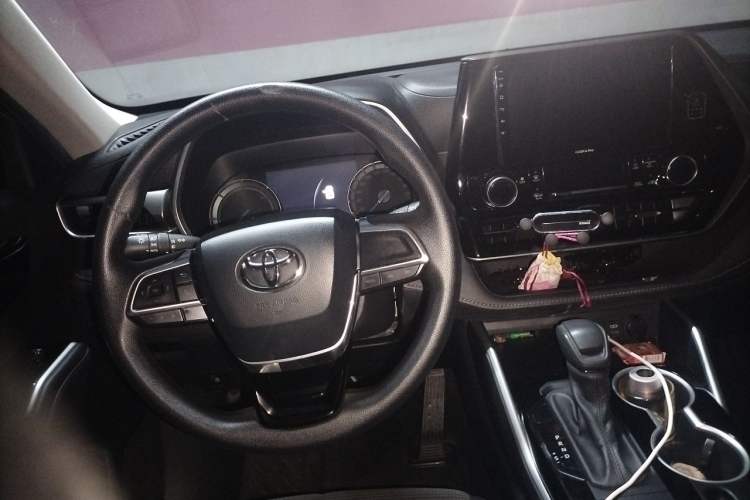 Used Toyota Highlander 2022 Dual-Engine 2.5L Two-Wheel Drive Elite Edition 7-Seater Steering Wheel