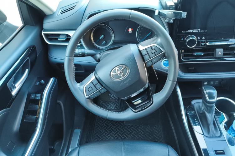 Used Toyota Highlander 2022 Dual-Engine 2.5L Four-Wheel Drive Prestige Version 7 Seats Steering Wheel