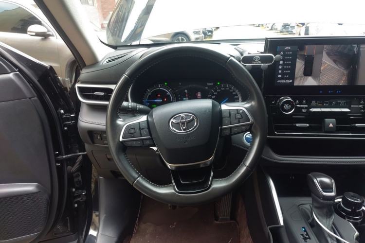 Used Toyota Highlander 2022 Dual-Engine 2.5L Four-Wheel Drive Prestige Version 7 Seats Steering Wheel