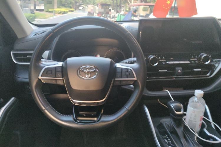 Used Toyota Highlander 2022 Dual-Engine 2.5L Four-Wheel Drive Prestige Version 7 Seats Steering Wheel