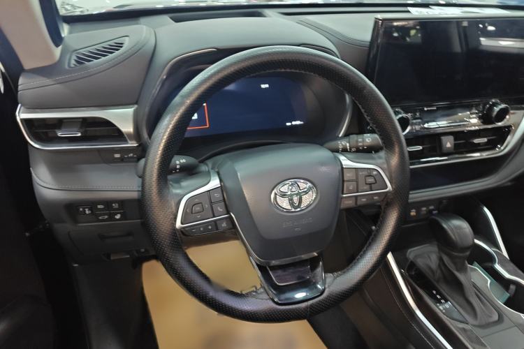 Used Toyota Highlander 2022 Dual-Engine 2.5L Four-Wheel Drive Supreme Edition 7-Seater Steering Wheel