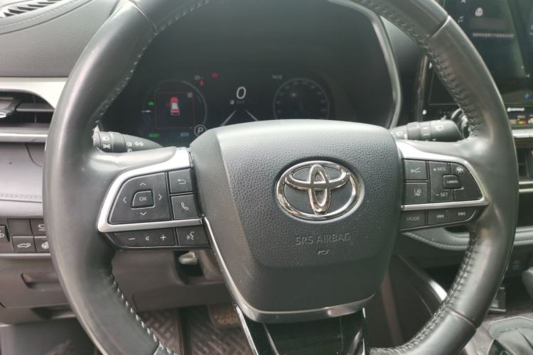 Used Toyota Highlander 2022 Dual-Engine 2.5L Four-Wheel Drive Supreme Edition 7-Seater Steering Wheel