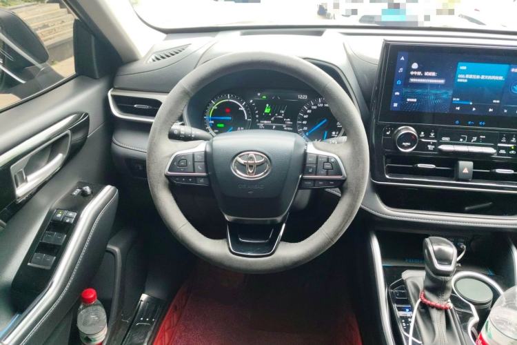Used Toyota Highlander 2022 Dual-Engine 2.5L Four-Wheel Drive Prestige Version 7 Seats Steering Wheel