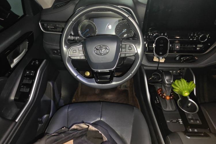 Used Toyota Highlander 2022 Dual-Engine 2.5L Two-Wheel Drive Prestige Edition 7-Seater Steering Wheel