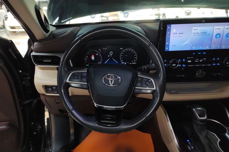 Used Toyota Highlander 2022 Dual-Engine 2.5L Four-Wheel Drive Supreme Edition 7-Seater Steering Wheel