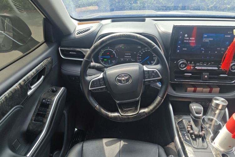 Used Toyota Highlander 2022 Dual-Engine 2.5L Four-Wheel Drive Prestige Version 7 Seats Steering Wheel