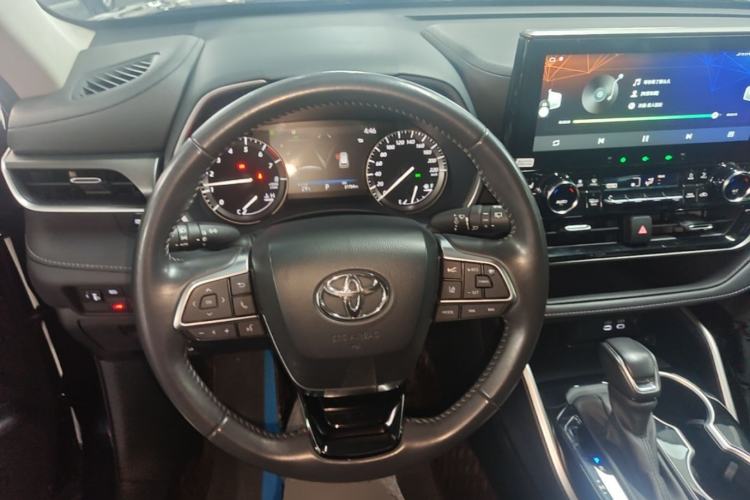 Used Toyota Highlander 2022 380T 4x4 Luxury Edition 7 Seats Steering Wheel