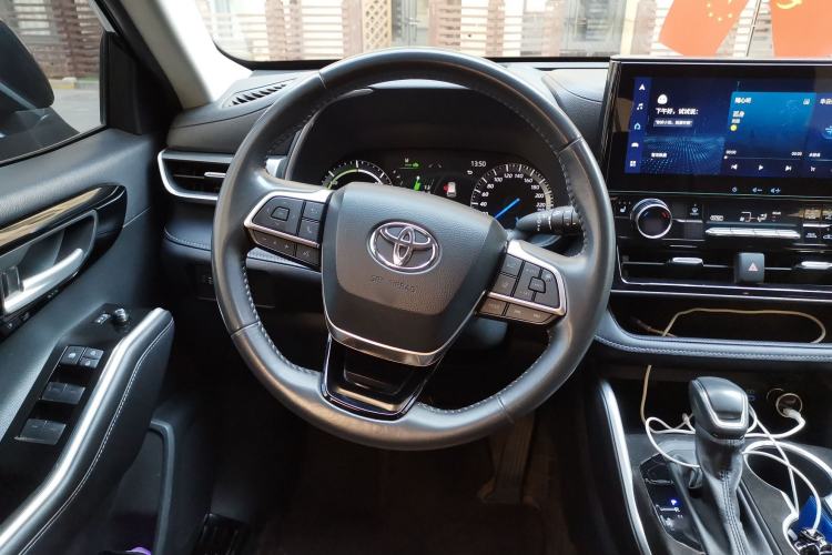 Used Toyota Highlander 2022 Dual-Engine 2.5L Four-Wheel Drive Prestige Version 7 Seats Steering Wheel