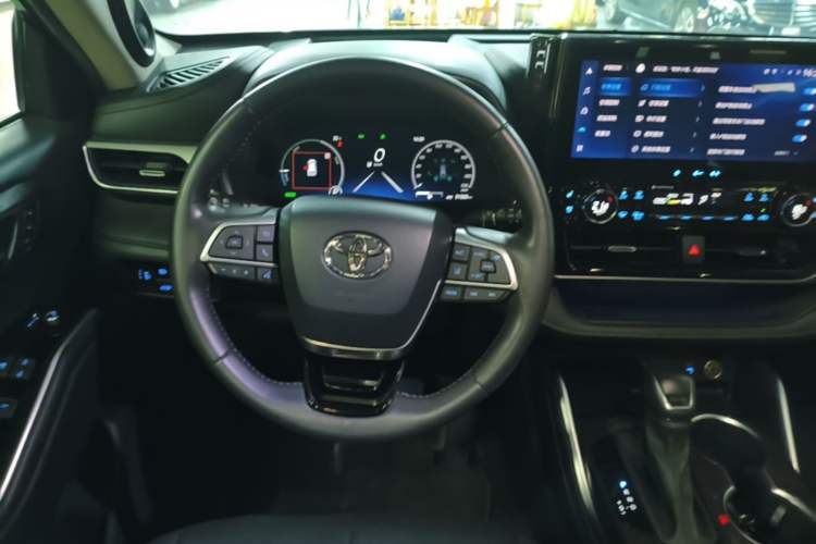 Used Toyota Highlander 2022 Dual-Engine 2.5L Four-Wheel Drive Supreme Edition 7-Seater Steering Wheel