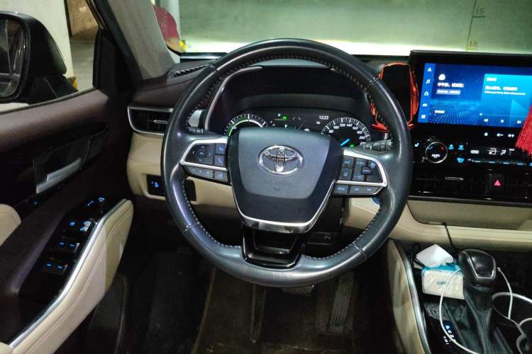Used Toyota Highlander 2022 Dual-Engine 2.5L Four-Wheel Drive Prestige Version 7 Seats Steering Wheel