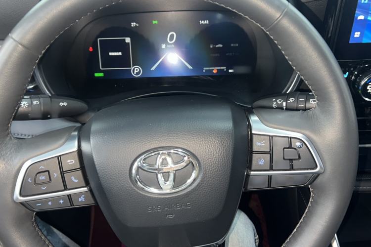 Used Toyota Highlander 2022 Dual-Engine 2.5L Four-Wheel Drive Supreme Edition 7-Seater Steering Wheel