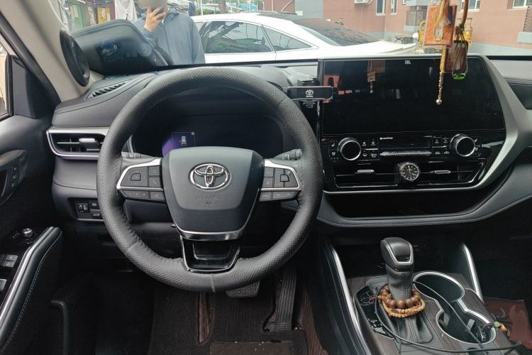 Used Toyota Highlander 2022 Dual-Engine 2.5L Four-Wheel Drive Supreme Edition 7-Seater Steering Wheel