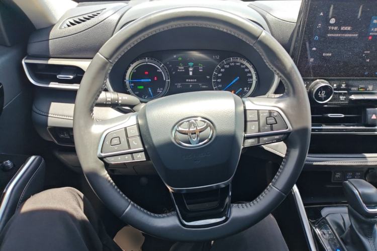 Used Toyota Highlander 2022 Dual-Engine 2.5L Four-Wheel Drive Prestige Version 7 Seats Steering Wheel