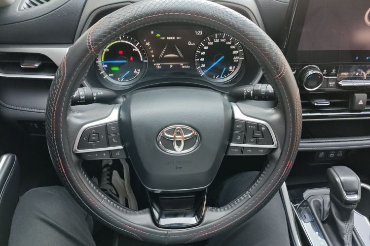 Used Toyota Highlander 2022 Dual-Engine 2.5L Four-Wheel Drive Prestige Version 7 Seats Steering Wheel