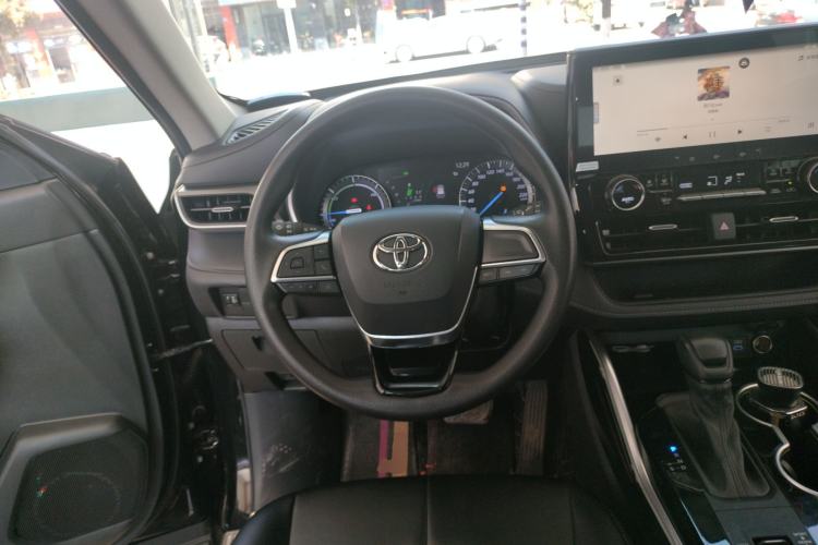 Used Toyota Highlander 2022 Dual-Engine 2.5L Two-Wheel Drive Elite Edition 5 Seats Steering Wheel