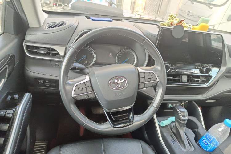 Used Toyota Highlander 2022 Dual-Engine 2.5L Four-Wheel Drive Prestige Version 7 Seats Steering Wheel